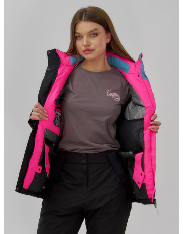 Женский горнолыжный костюм для активного отдыха.