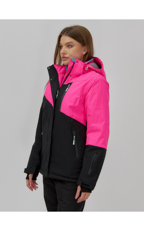 Женский горнолыжный костюм для активного отдыха.