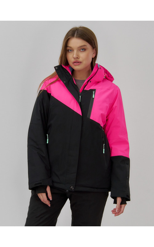 Женский горнолыжный костюм для активного отдыха.