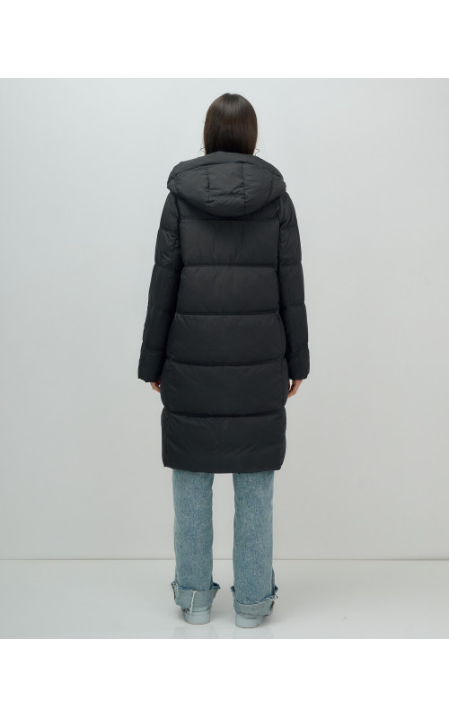 Длинный женский пуховик с капюшоном для зимы