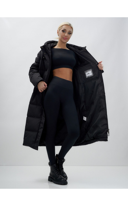 Длинный зимний пуховик для женщин.