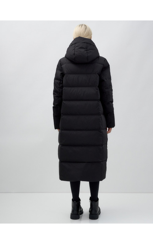 Длинный зимний пуховик для женщин.