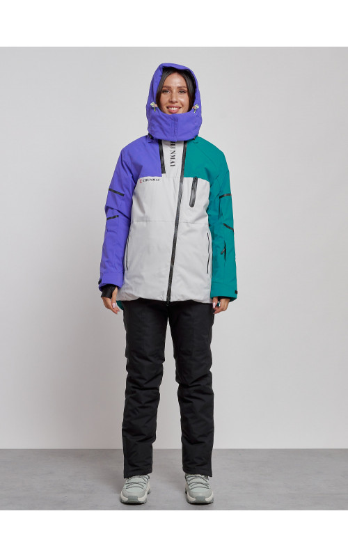 Женский горнолыжный костюм для зимних прогулок и спорта.