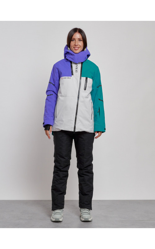 Женский горнолыжный костюм для зимних прогулок и спорта.