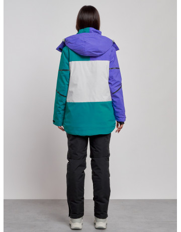 Женский горнолыжный костюм для зимних прогулок и спорта.