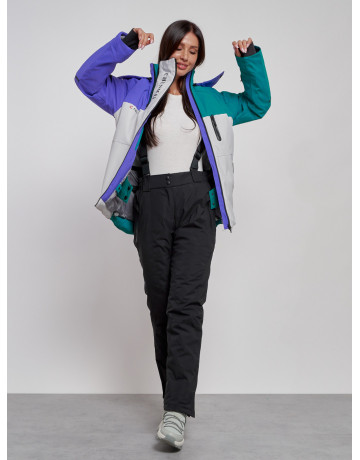 Женский горнолыжный костюм для зимних прогулок и спорта.