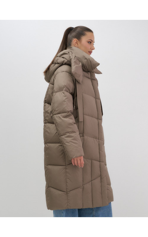 Тёплый женский пуховик с капюшоном для зимы