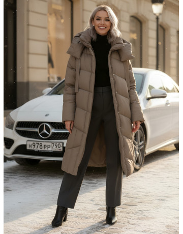 Тёплый женский пуховик с капюшоном для зимы