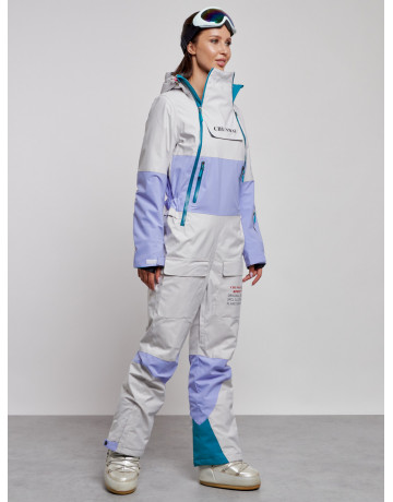Зимний женский комбинезон для зимних видов спорта.