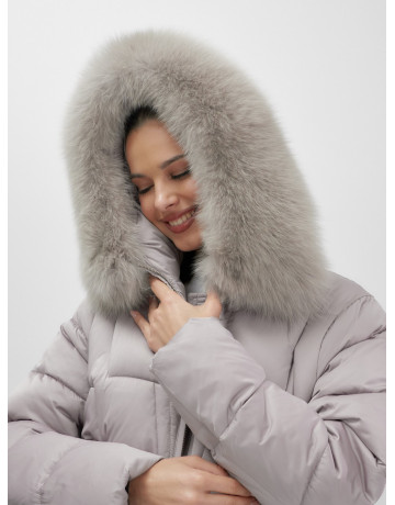 Длинный зимний пуховик премиум-класса.