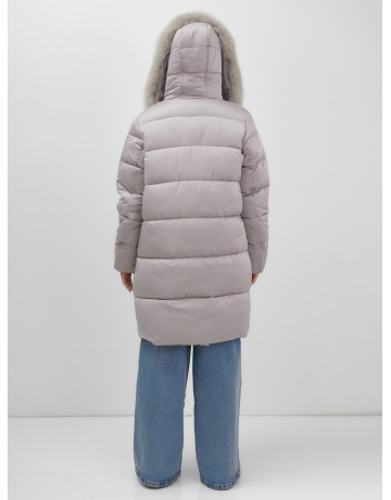 Длинный зимний пуховик премиум-класса.