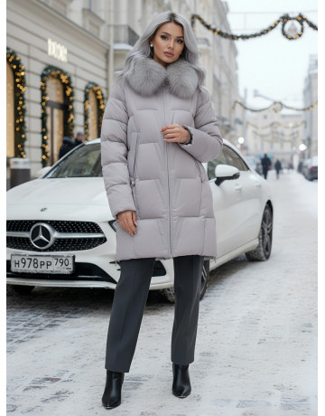 Длинный зимний пуховик премиум-класса.