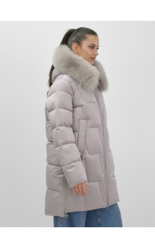 Длинный зимний пуховик премиум-класса.