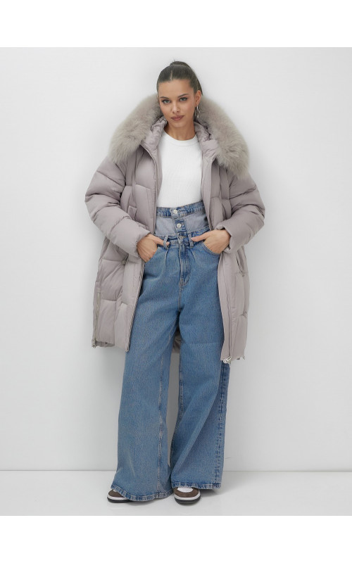 Длинный зимний пуховик премиум-класса.