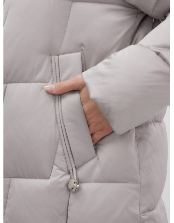 Длинный зимний пуховик премиум-класса.