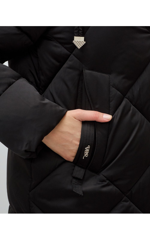 Длинный женский пуховик с капюшоном для зимы