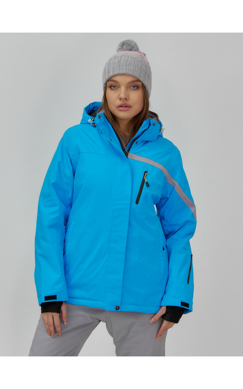 Женский горнолыжный костюм для зимних активностей.