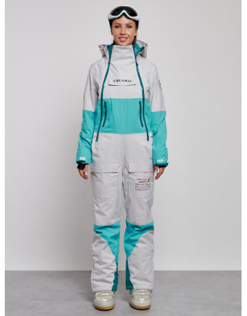 Зимний женский комбинезон для зимних видов спорта.