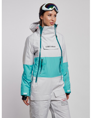 Зимний женский комбинезон для зимних видов спорта.