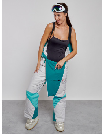 Зимний женский комбинезон для зимних видов спорта.