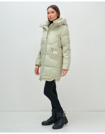 Женский модный пуховик с капюшоном салатового цвета. в Тюмени