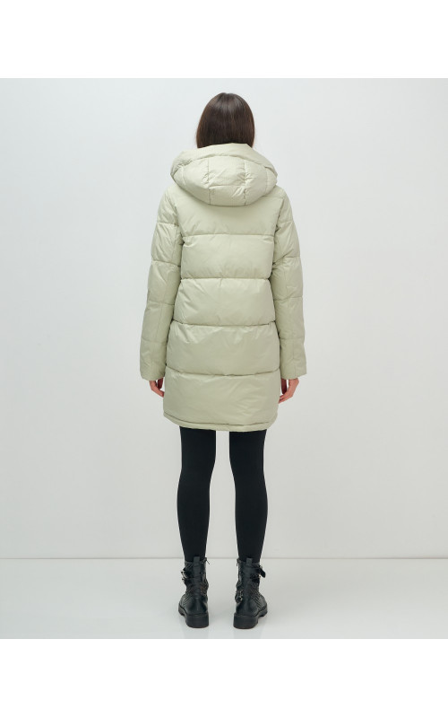 Женский модный пуховик с капюшоном салатового цвета. в Тюмени