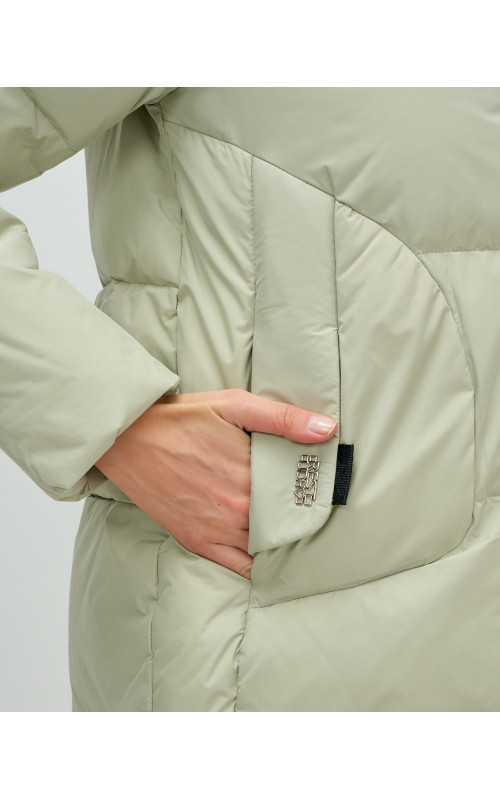 Женский модный пуховик с капюшоном салатового цвета. в Тюмени