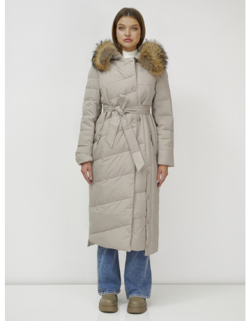 Длинный женский пуховик с мехом енота.