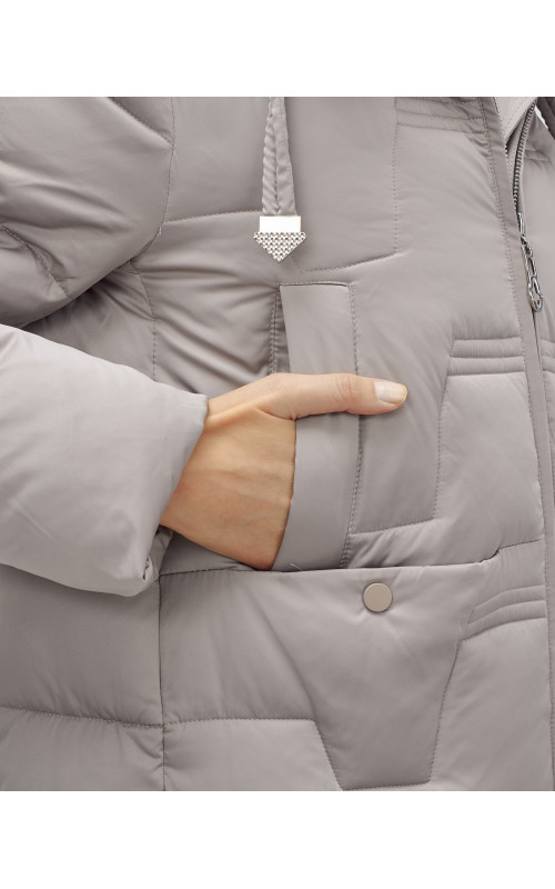 Длинный женский пуховик с капюшоном для зимы