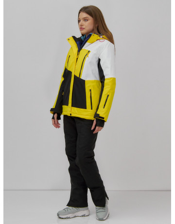 Женский горнолыжный костюм для активного отдыха.