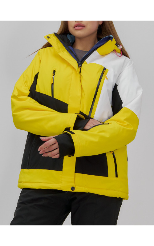 Женский горнолыжный костюм для активного отдыха.