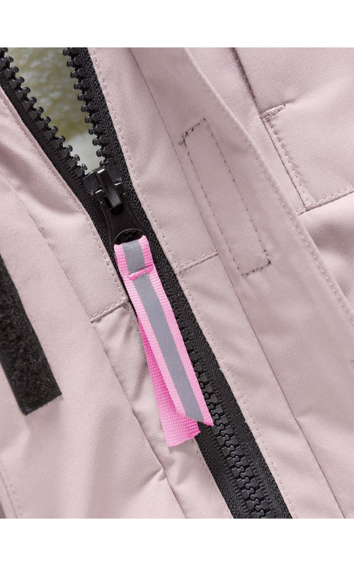 Зимняя парка для девочек розовая с капюшоном.