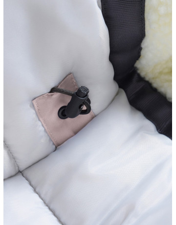 Зимняя парка для девочек розовая с капюшоном.